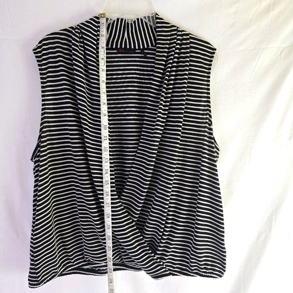 Sofia Vergara Sz XL Faux Wrap Black White Striped Sleeveless Elastic Shrug Top - Picture 5 of 11